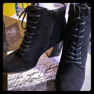 Ankle bootie